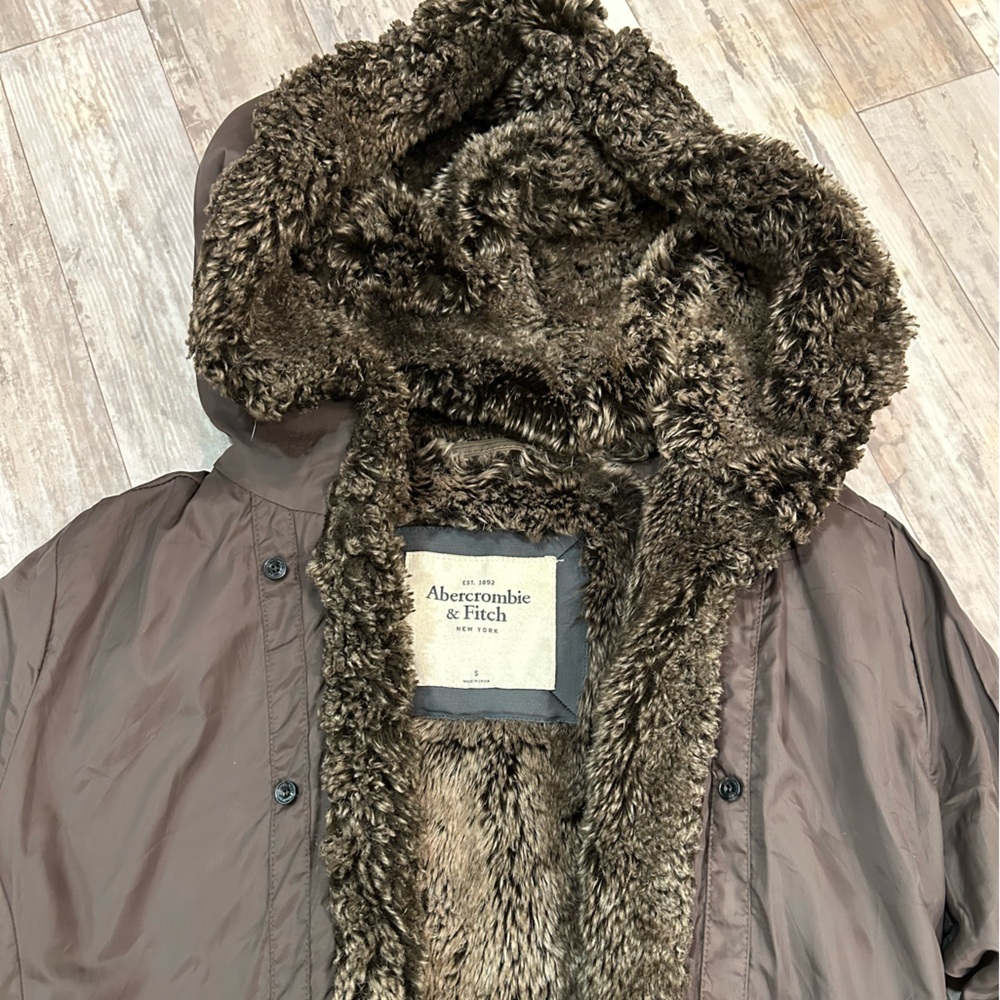 Abercrombie & Fitch Faux Fur Parka Liner - Picture 7 of 9